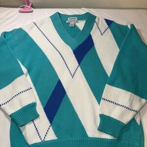 Chic V-Neck Argyle Sweater in Teal and Blue
